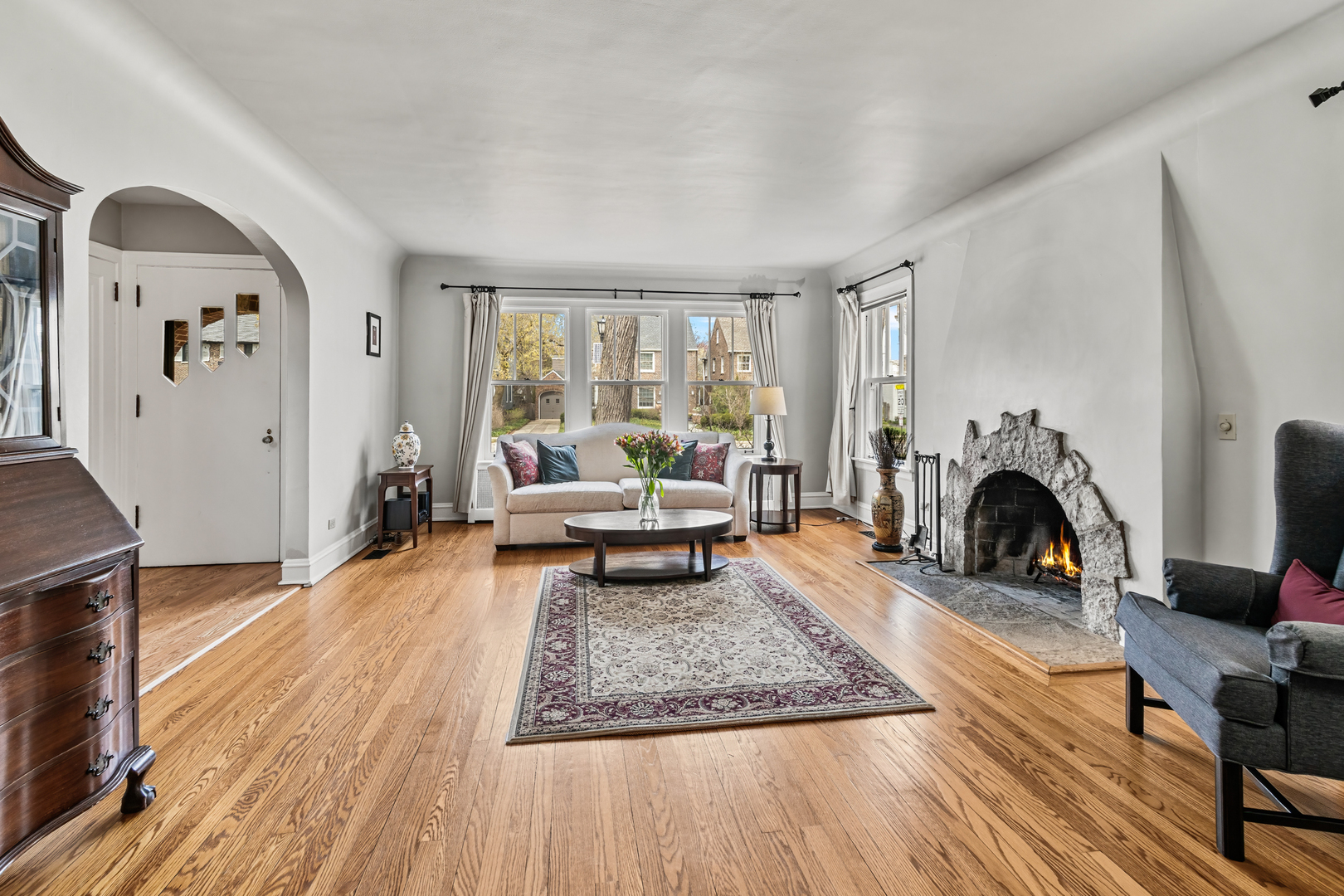 Property Photo: 736 Central Street IL 60201