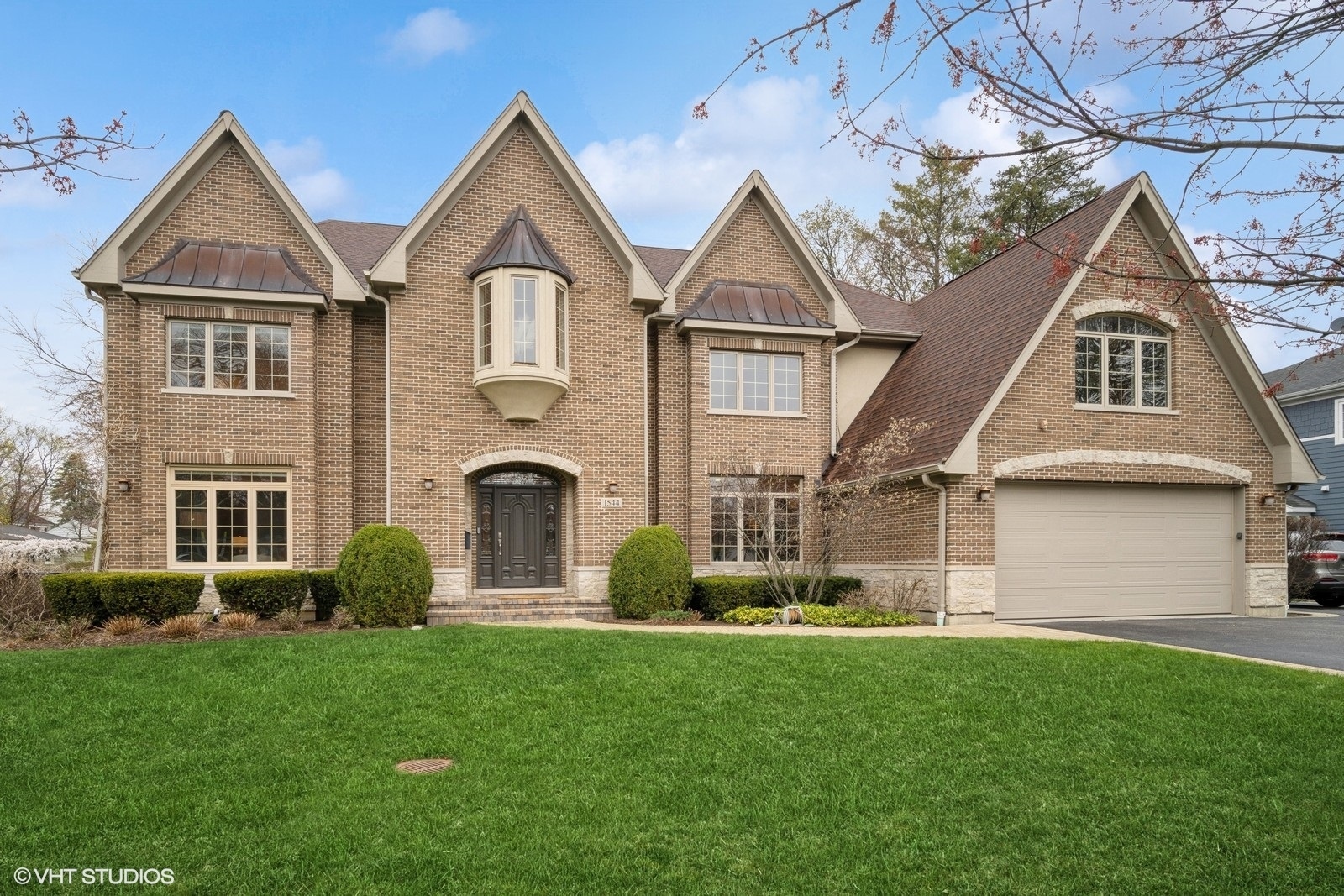 Property Photo: 1544 Walters Avenue IL 60062