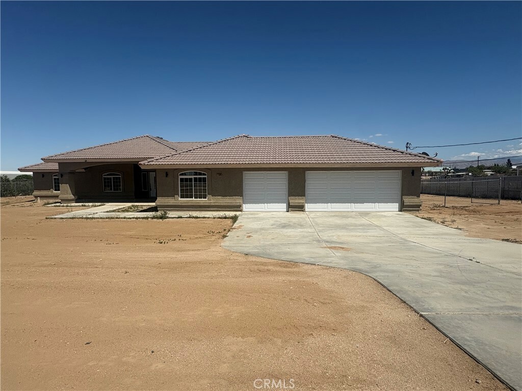 11569 Arroyo Avenue  Hesperia CA 92345 photo