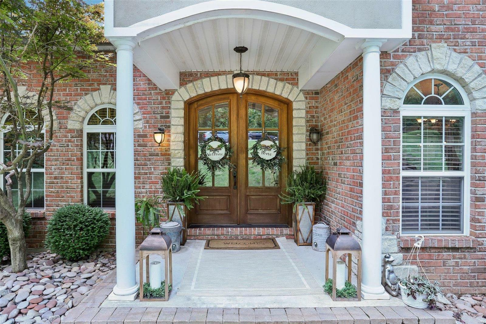 Property Photo: 1002 Chesterfield Forest Drive MO 63005