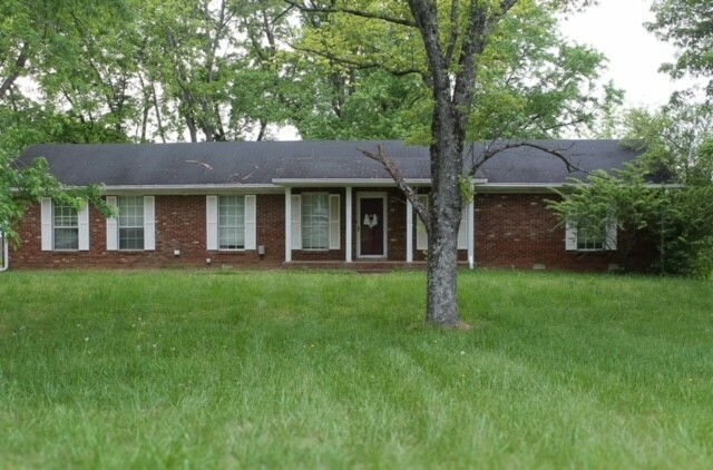 Property Photo: 548 Hillside Ln TN 37066