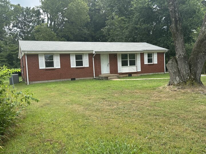 312 Plantation Dr  Clarksville TN 37042 photo