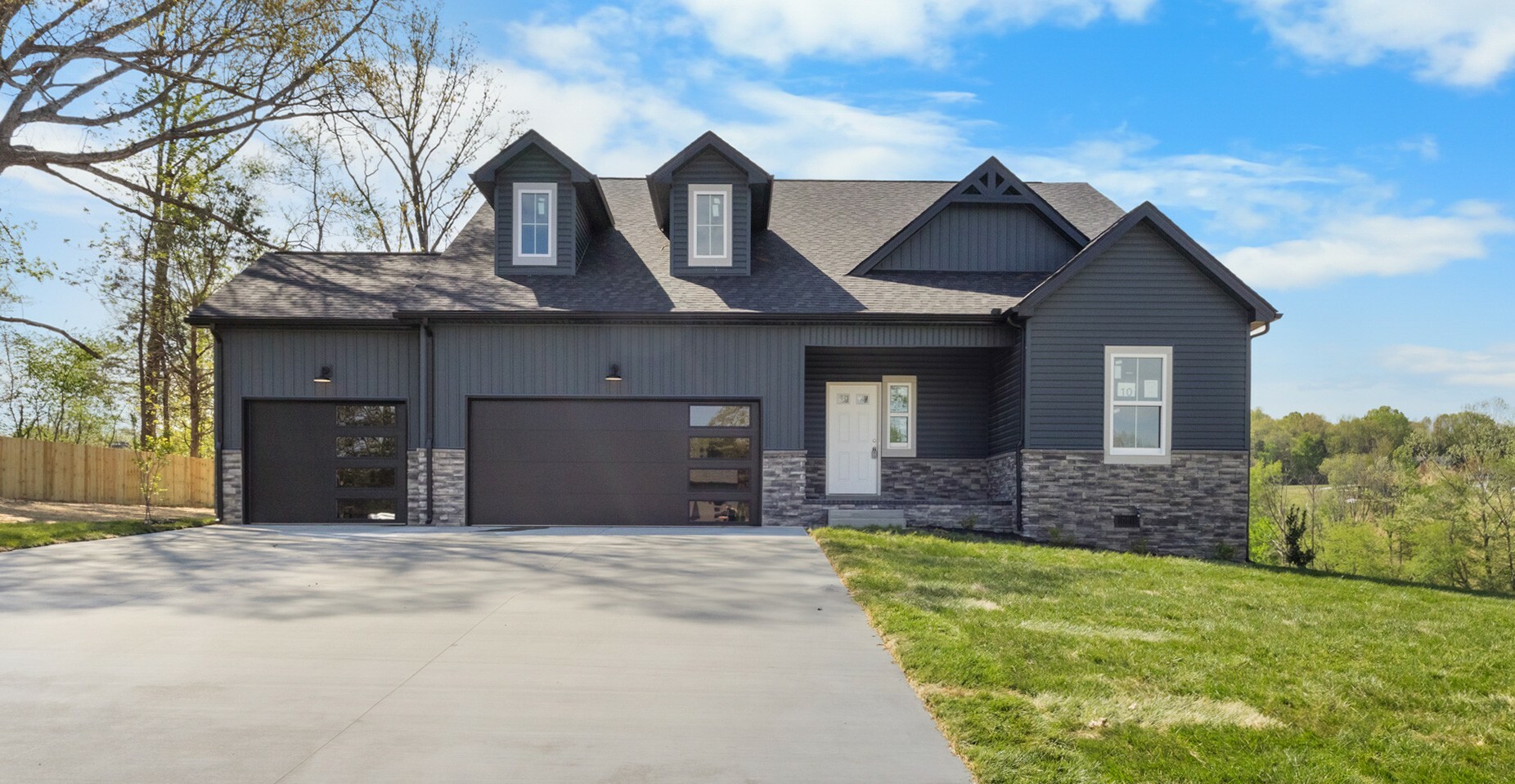 Property Photo: 224 Lewis Grant Ln TN 37171