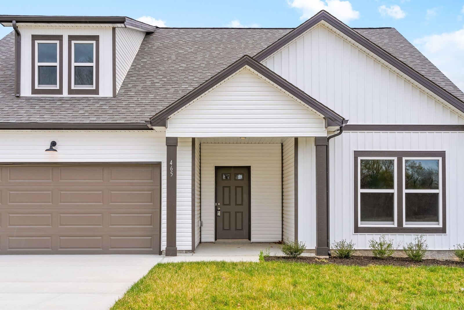 Property Photo:  465 Herman Dr  TN 37042 