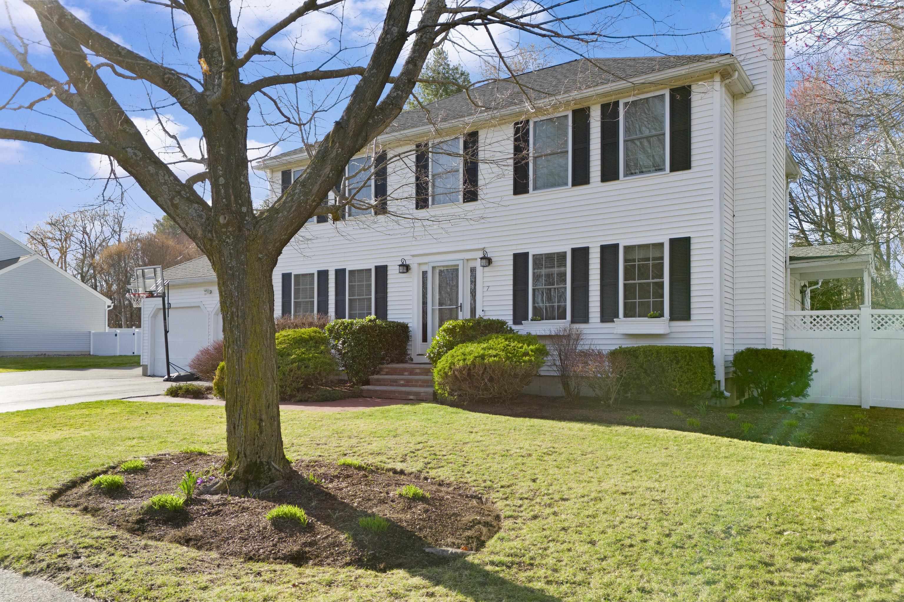 Property Photo: 7 Sousa Boulevard NH 03051