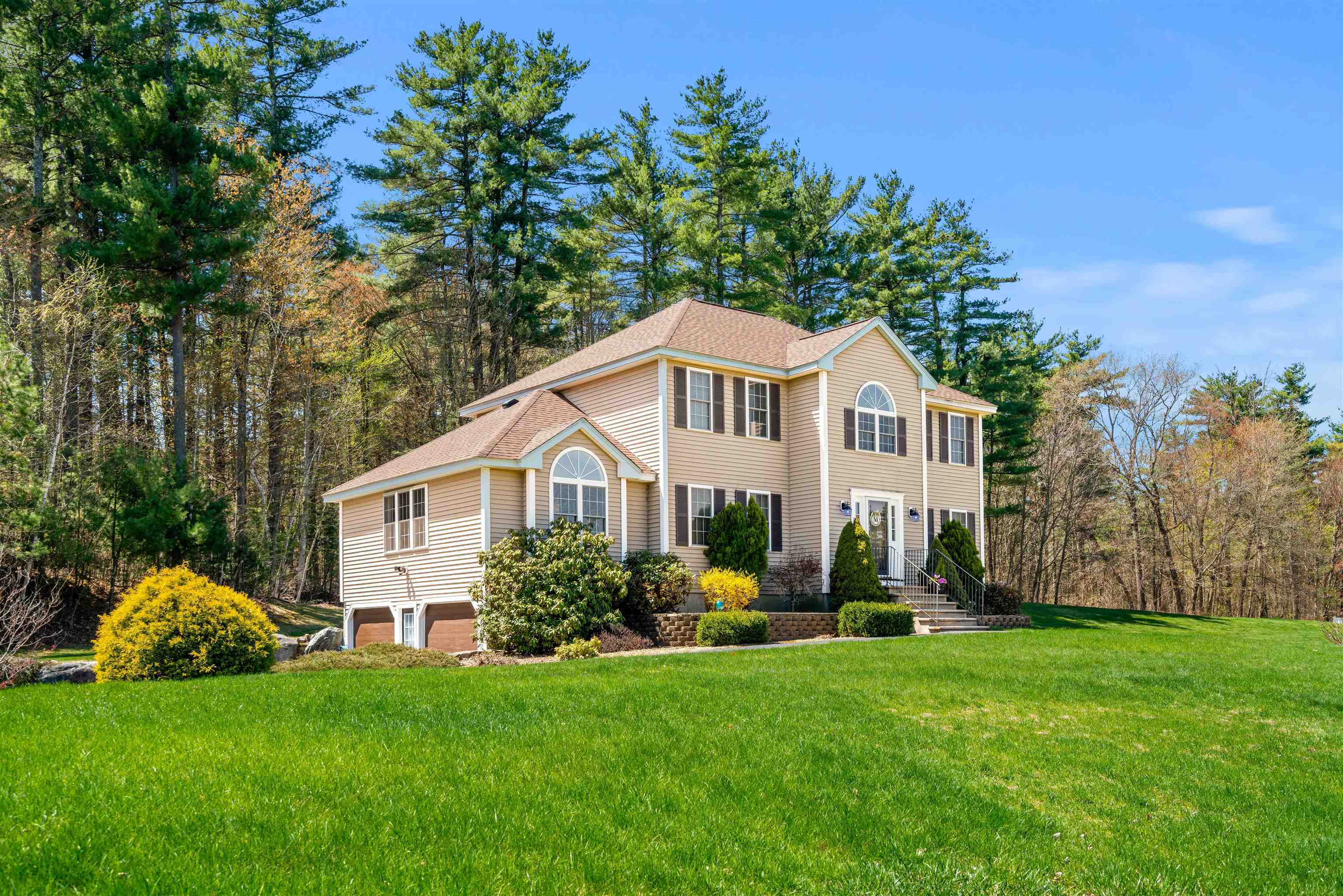 Property Photo: 9 Haywood Road NH 03053