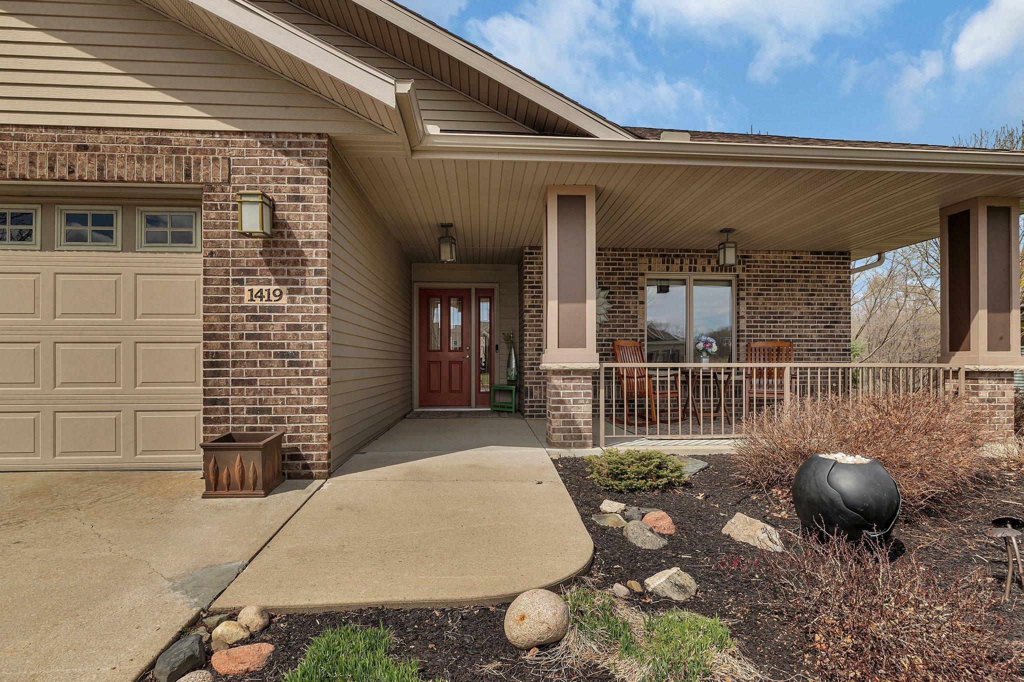 Property Photo: 1419 23rd Street SE MN 56304