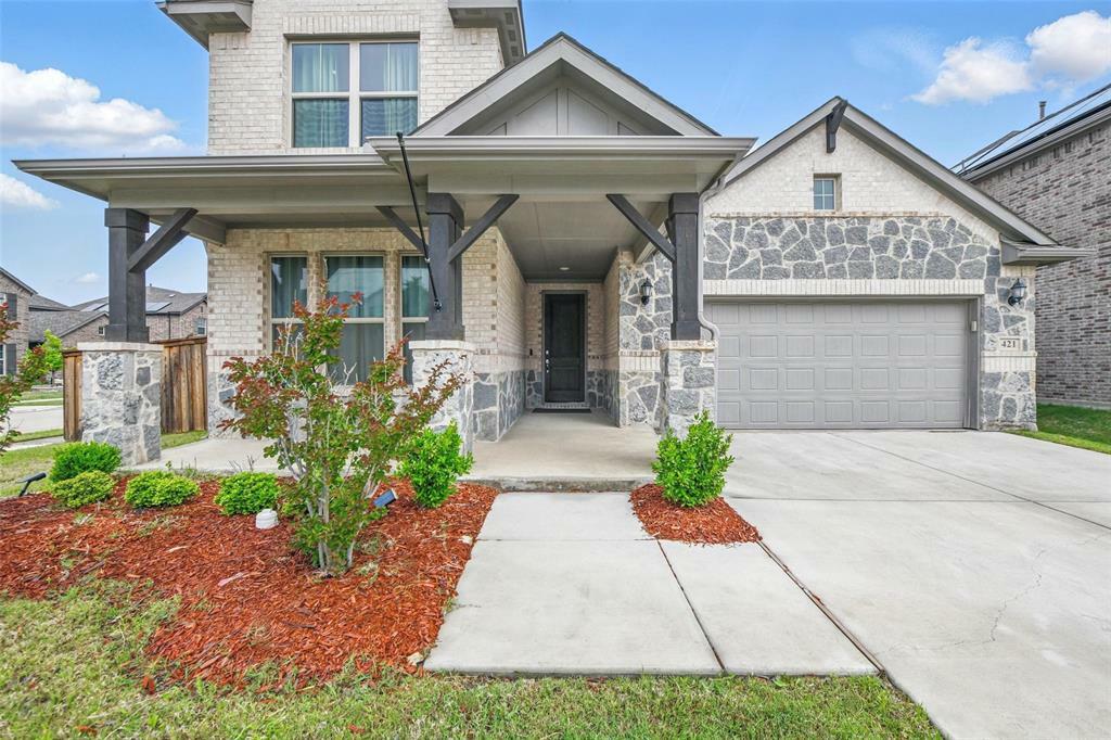 Property Photo: 421 Acton Avenue TX 76131