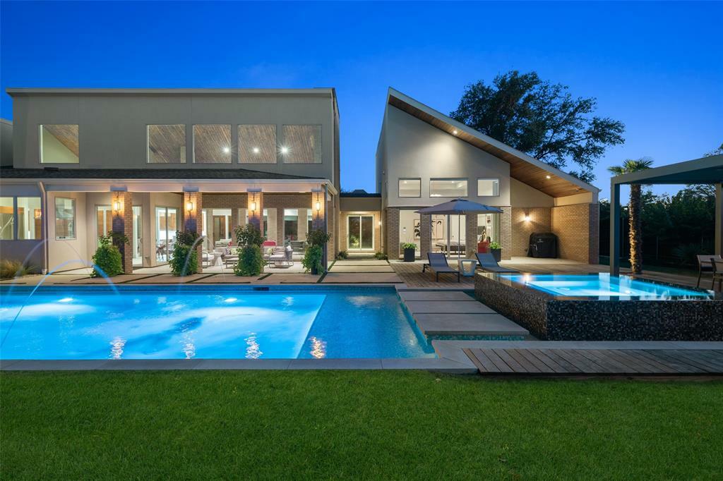 Property Photo: 5601 Dittmar Place TX 75229