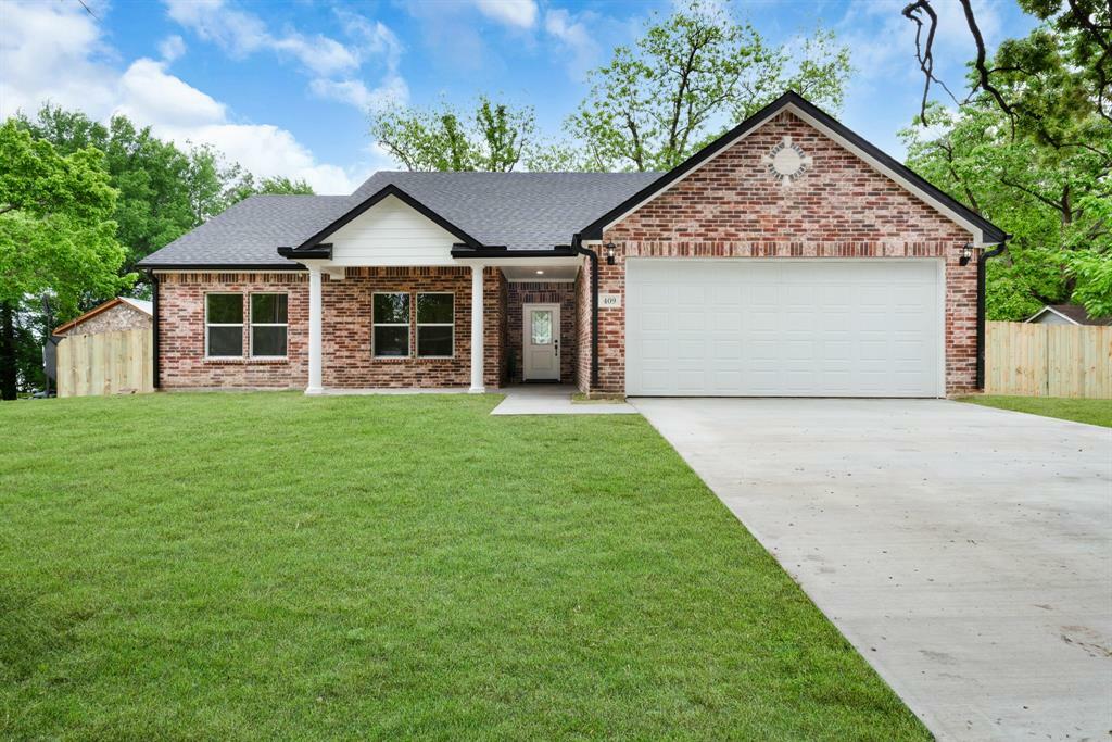 Property Photo: 409 S Moore Street TX 75482