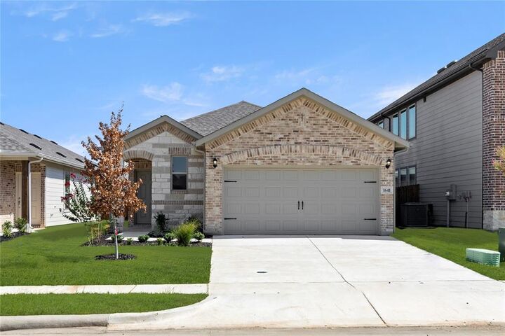 Property Photo: 1641 Meadow Crest Drive TX 76227