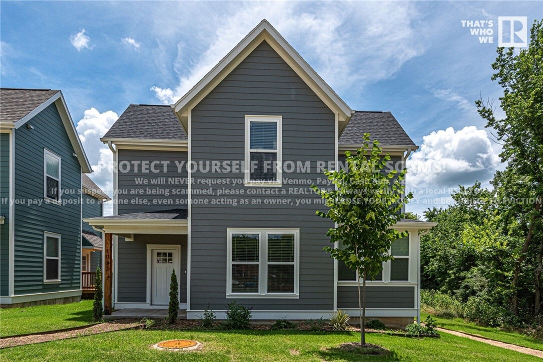 Property Photo:  1003 N Laramie Heights  AR 72704 