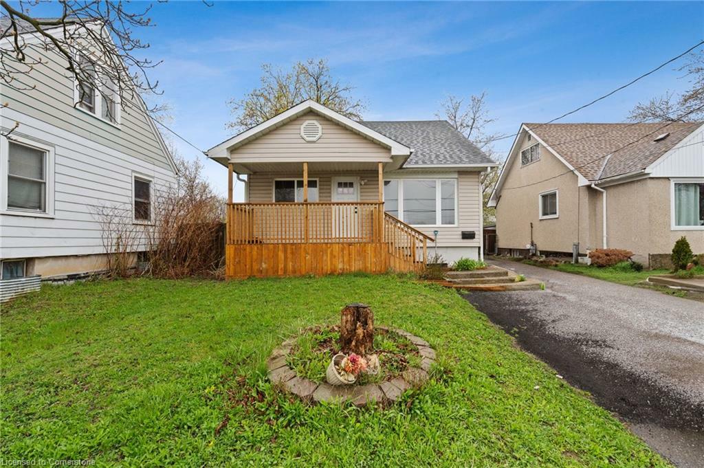 Property Photo: 250 Oakdale Avenue ON L2P 2K6