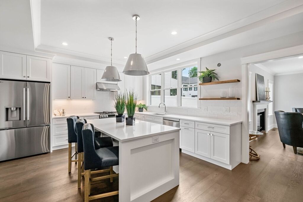 Property Photo:  5 Milk St 5  MA 01760 