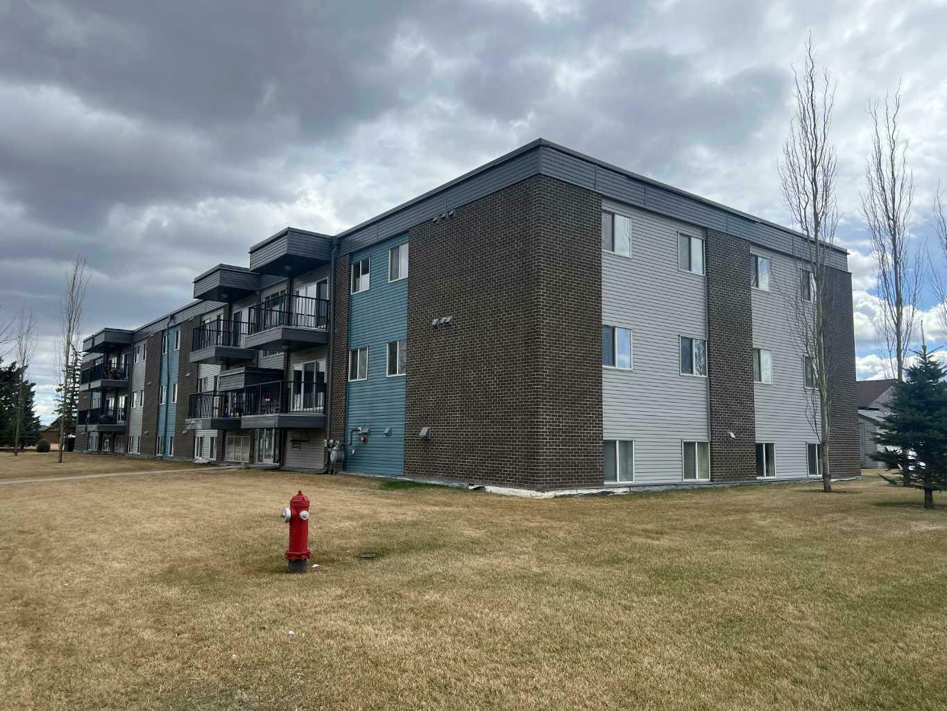 709 6 Avenue SE 308  Slave Lake AB T0G 2A3 photo