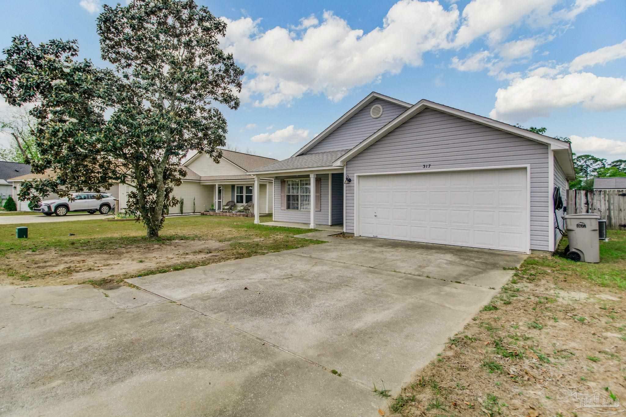 Property Photo: 317 Hilburn Pl FL 32504