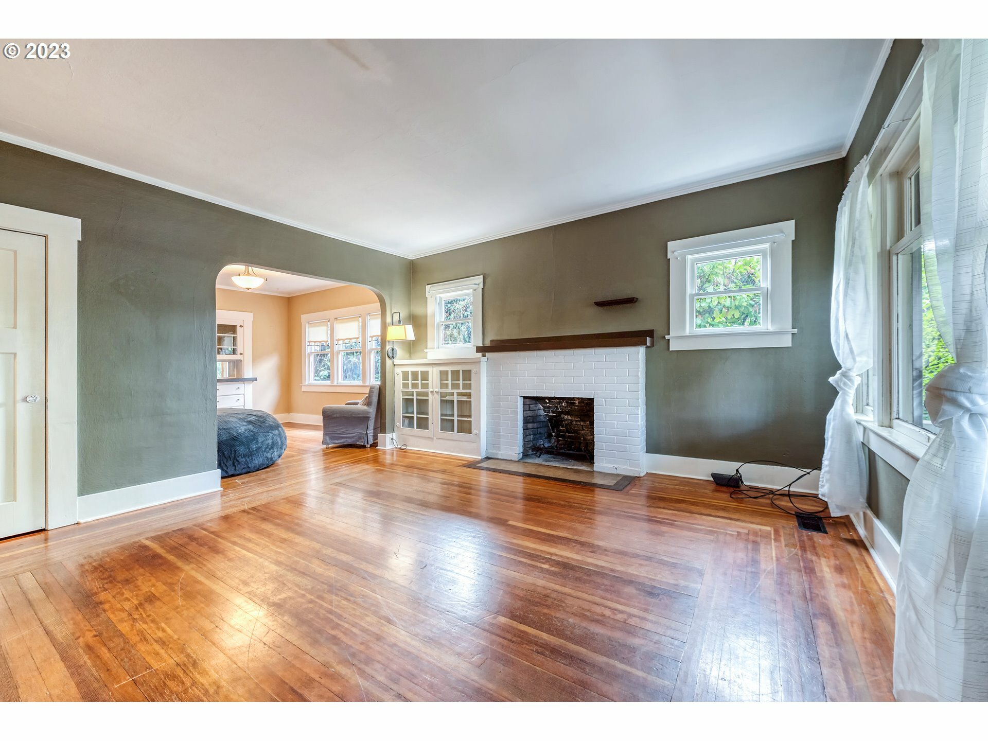 Property Photo:  211 NW 16th St  OR 97330 