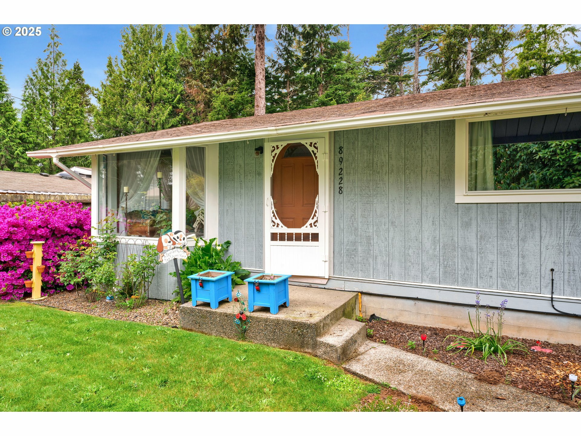 Property Photo: 89228 Shore Crest Dr OR 97439