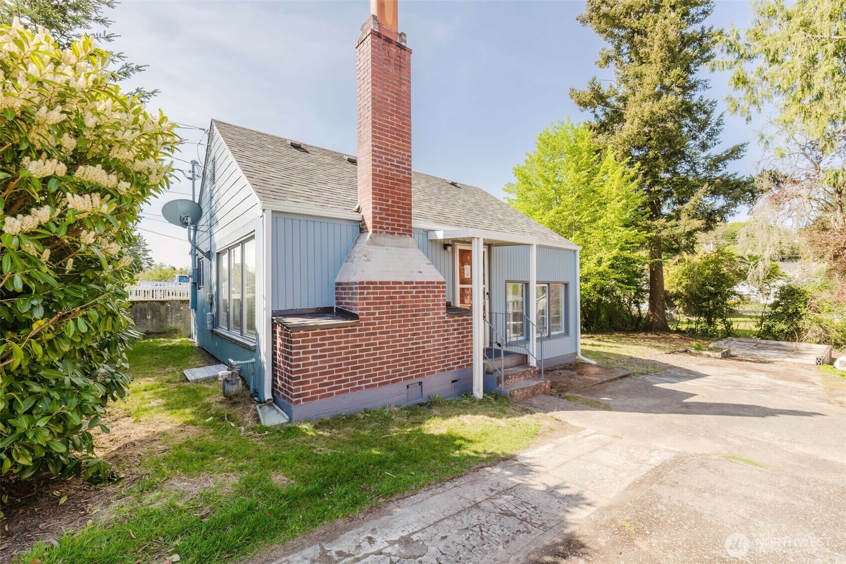 Property Photo: 1717 N Rainier Avenue WA 98312