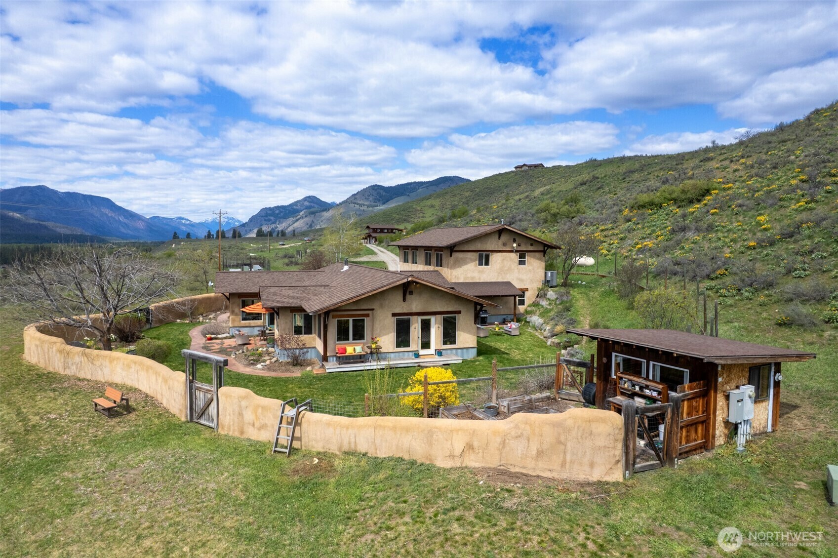 Property Photo: 40 Rolling Rock Rd WA 98862