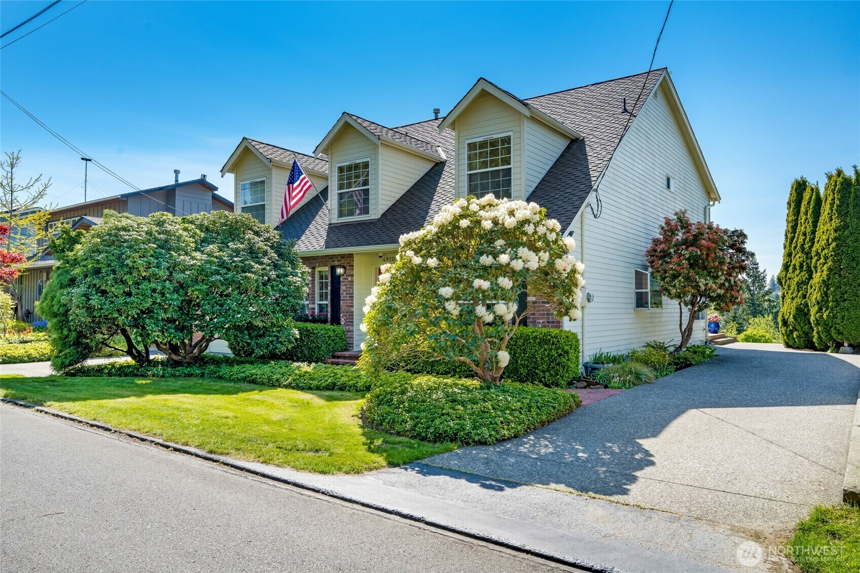 Property Photo: 4920 Seahurst Avenue WA 98203