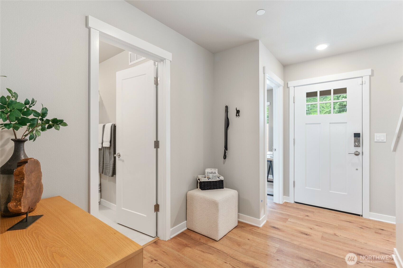 Property Photo: 13730 Manor Way G3 WA 98087