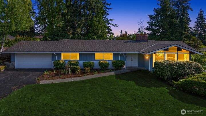 8205 SE 71st Street  Mercer Island WA 98040 photo