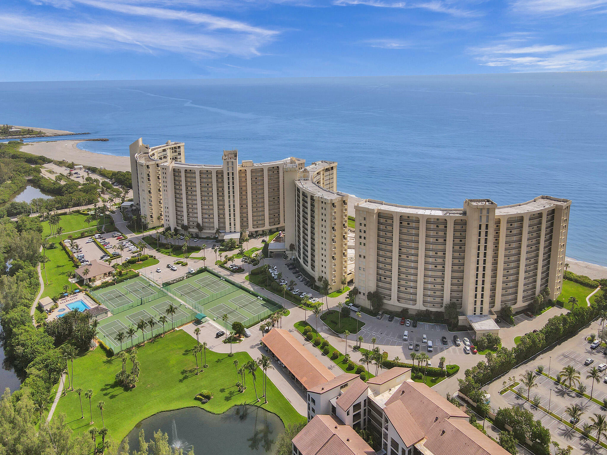 Property Photo: 300 Ocean Trail Way 306 FL 33477