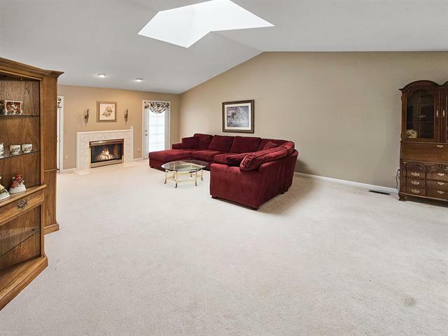 Property Photo:  6958 Cross Creek Drive  MI 48094 