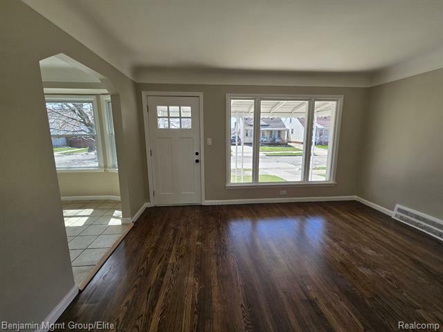 Property Photo: 1606 Mill Street MI 48146
