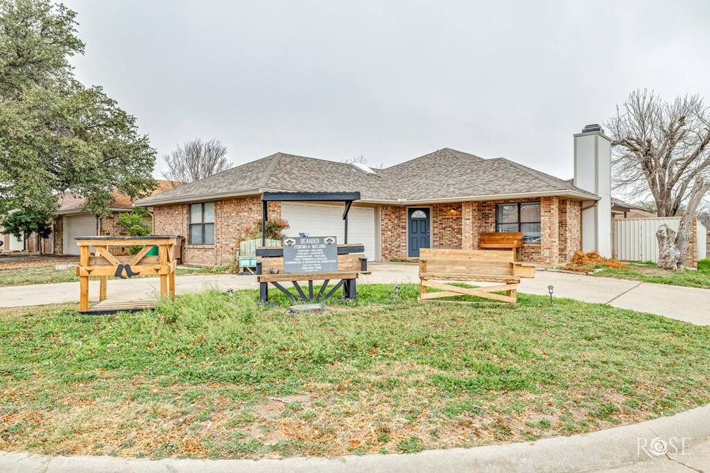 Property Photo: 1602 Wyoming Ave TX 76904