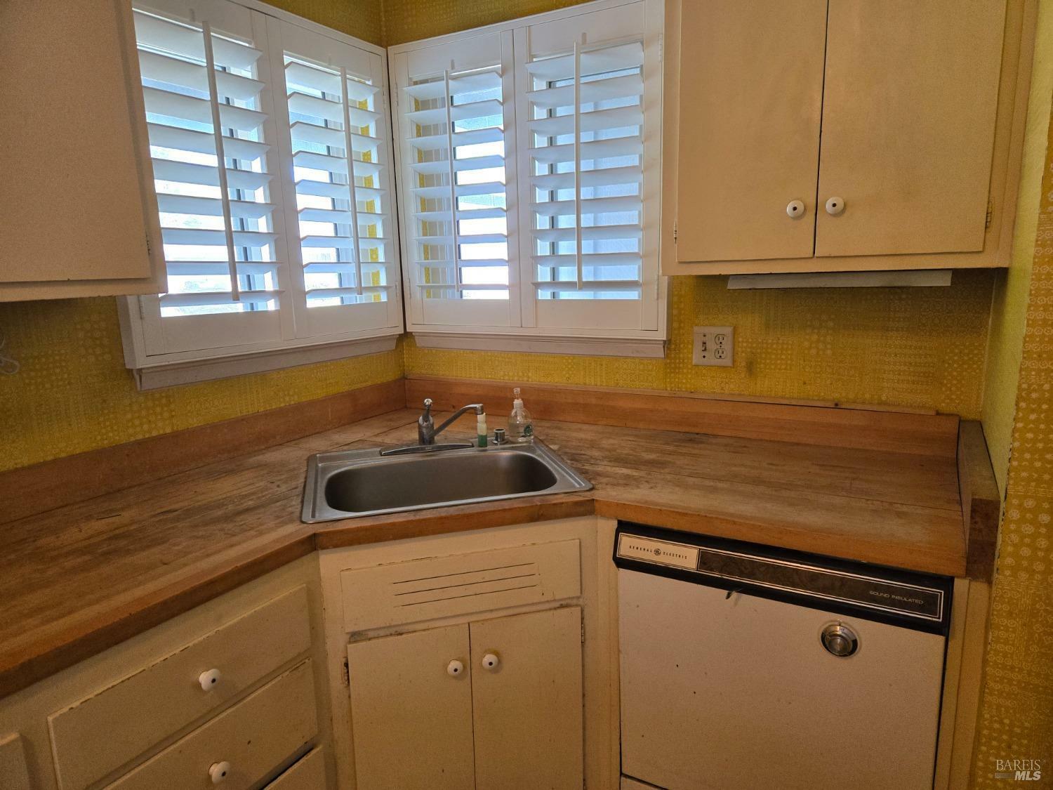 Property Photo: 519 Tamarack Drive CA 94903