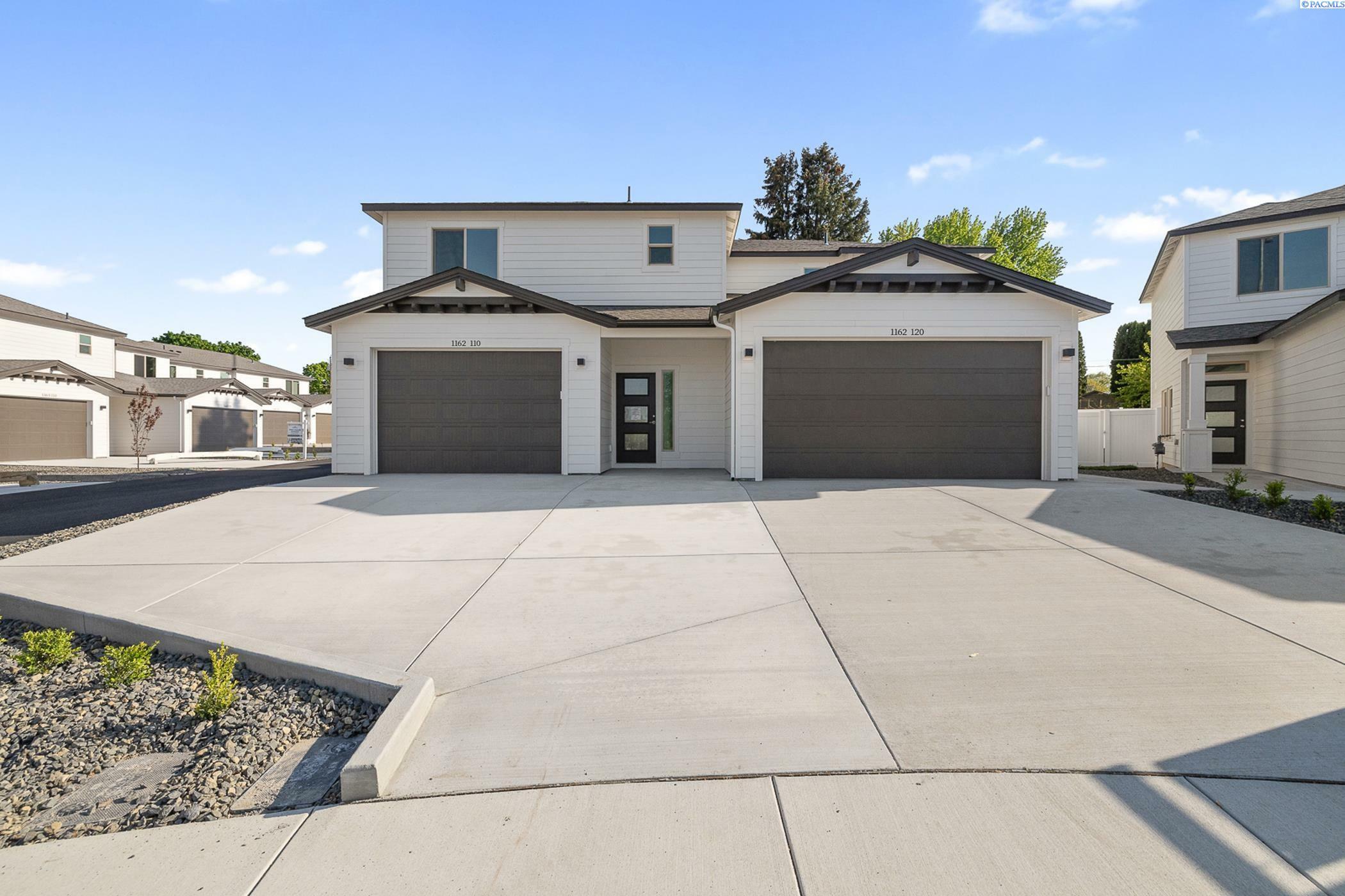 Property Photo: 1162 S Underwood Pl WA 99337