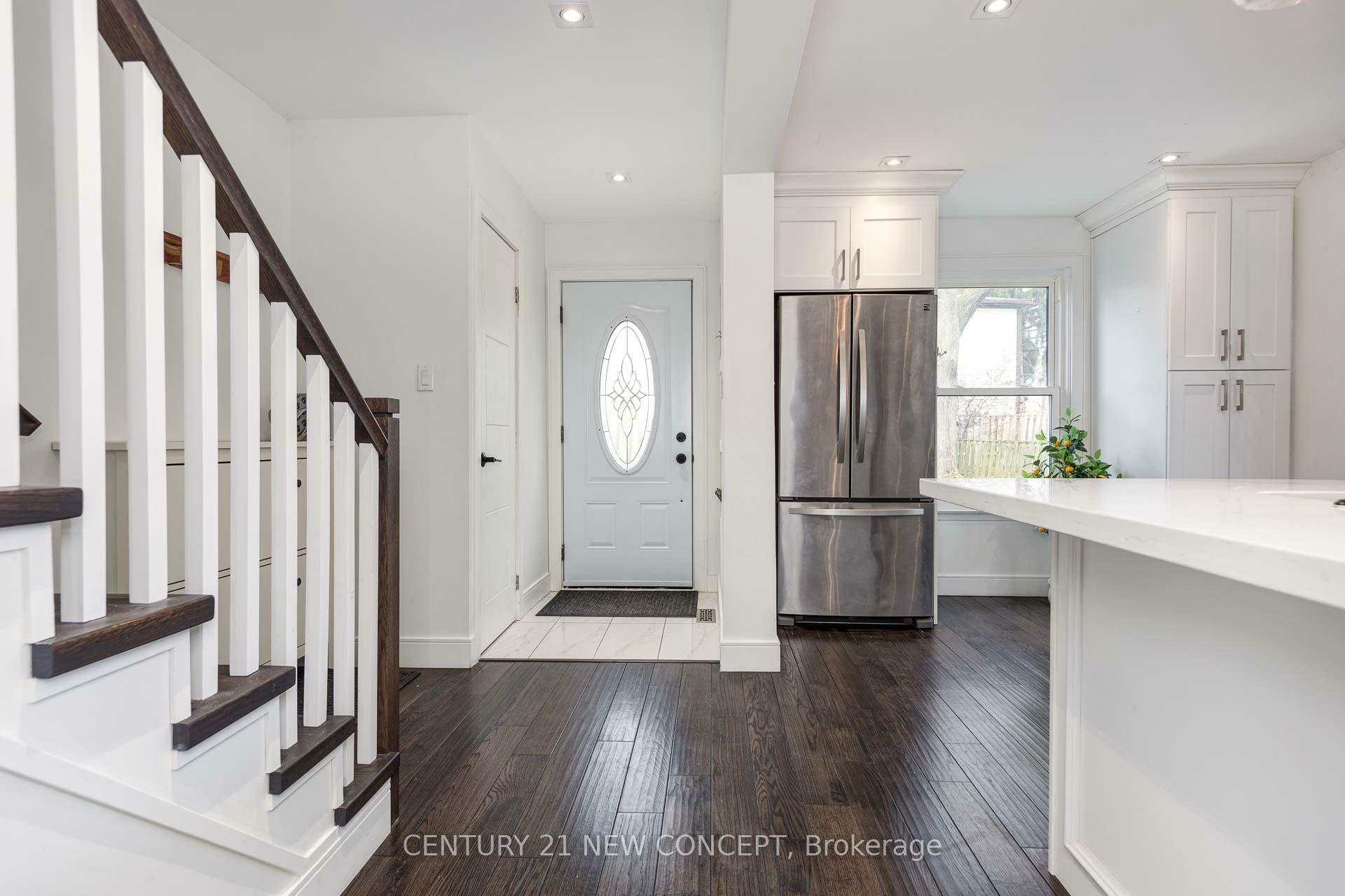 Photo de la propriété: 139 Avenue Road ON L4C 4Z6