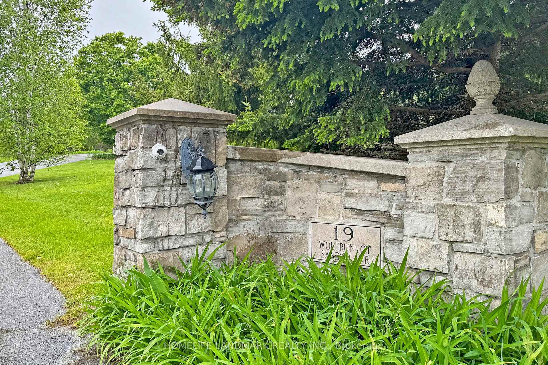 19 Wolf Run Court  Whitchurch-Stouffville ON L4A 2L4 photo