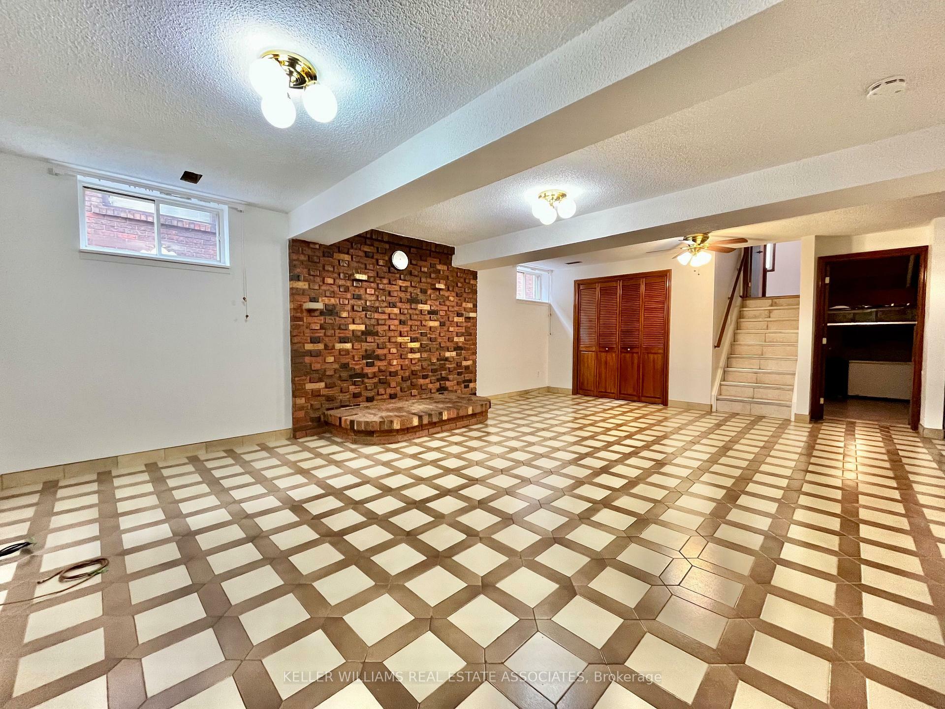 Property Photo: 39 Lisgar Court Lower ON L8T 4Y4