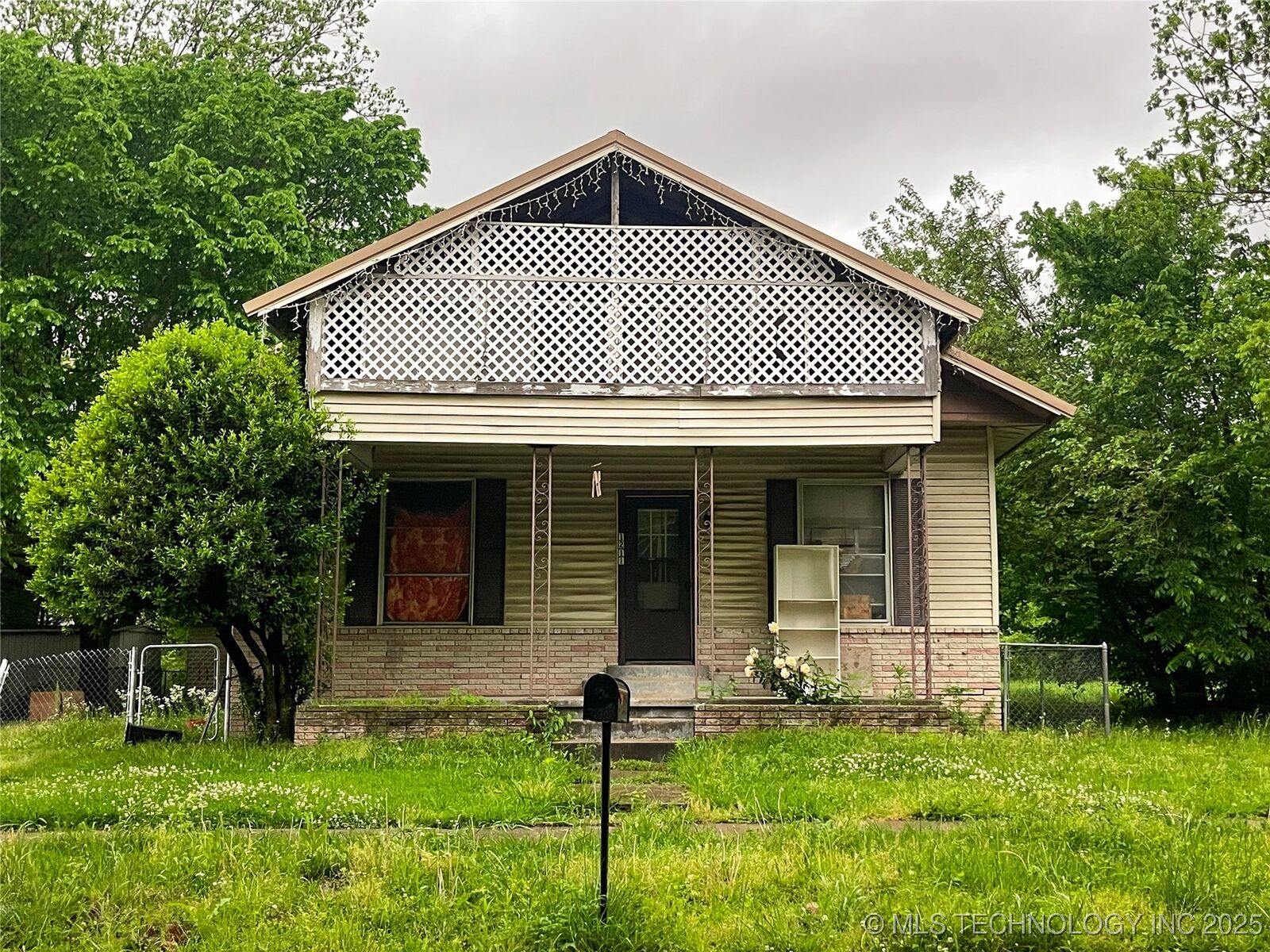 Property Photo:  1211 Eastside Boulevard  OK 74403 