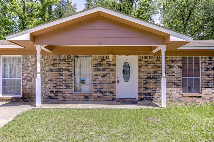 Property Photo: 106 Allendale Dr MS 39180