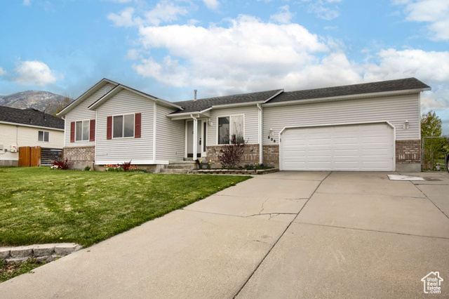 Property Photo: 808 Oquirrh Ave UT 84074