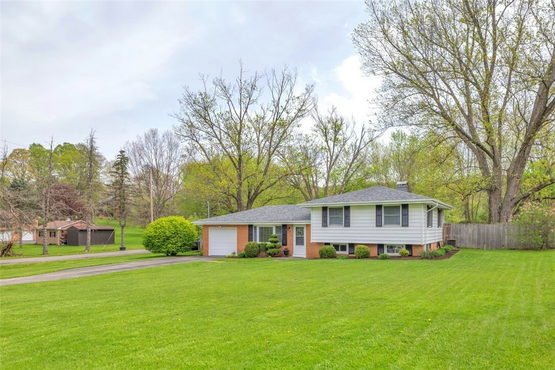 Property Photo: 147 Shadyrest Rd PA 16117