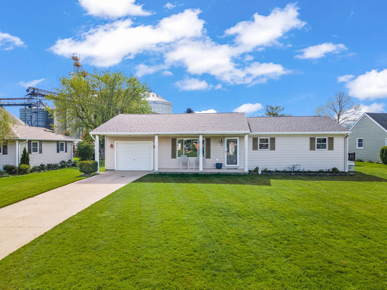 Property Photo:  415 Debra Drive  OH 45306 