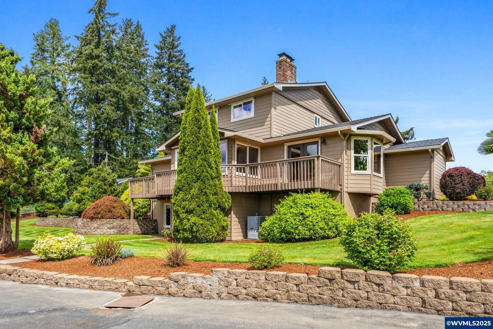 Property Photo: 6421 Brooklake Rd OR 97305
