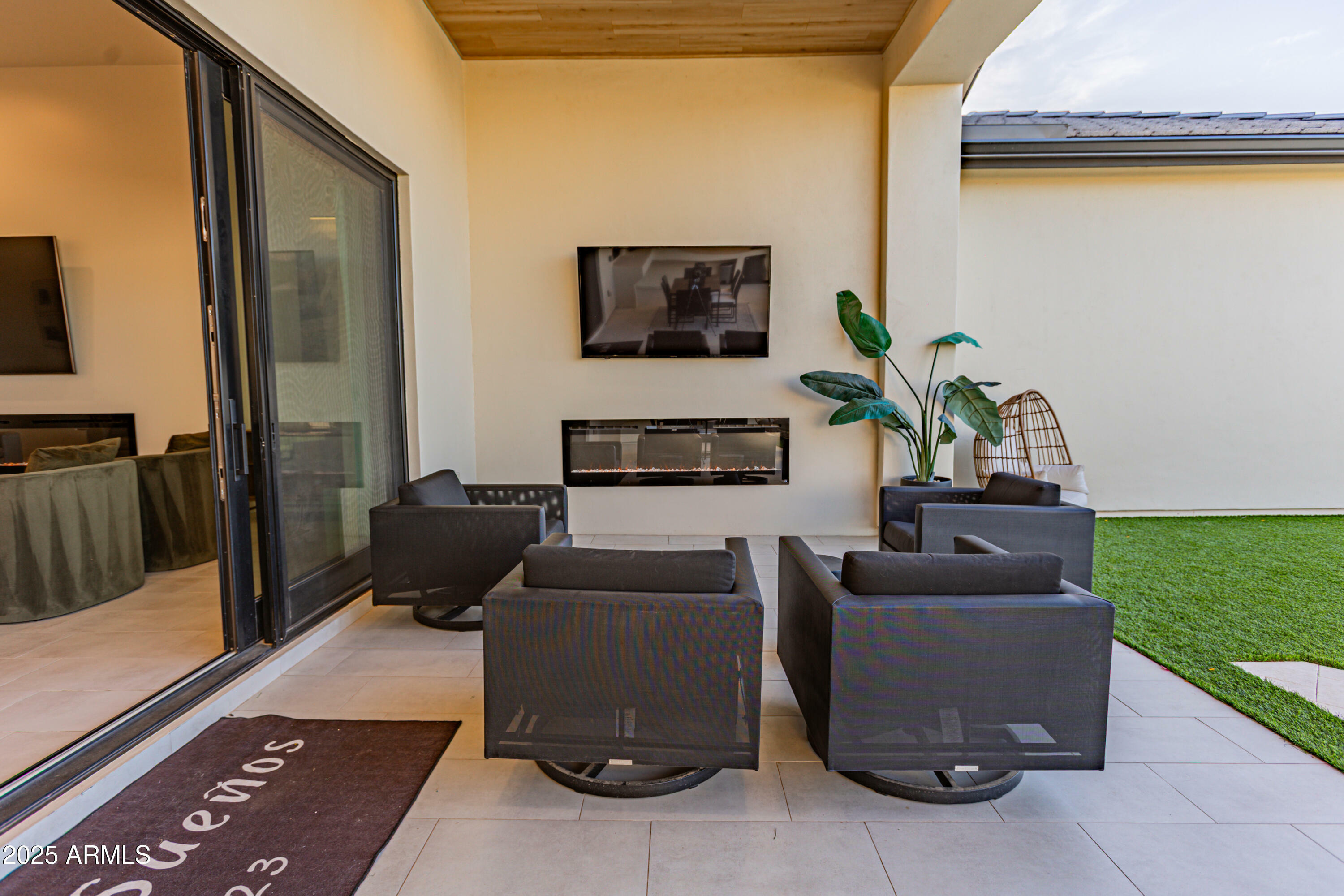 Property Photo: 10918 W Dove Roost Road AZ 85144