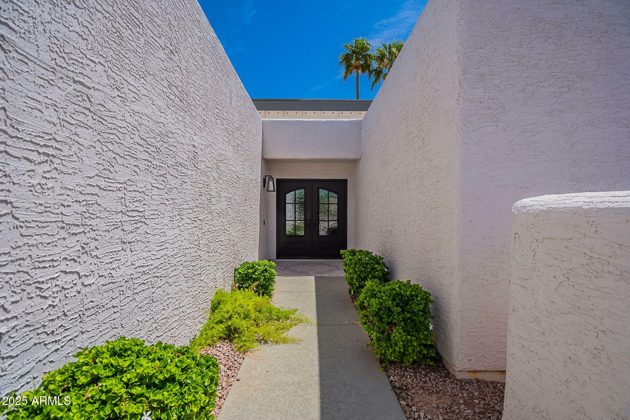 Property Photo: 25607 S Glenburn Drive AZ 85248