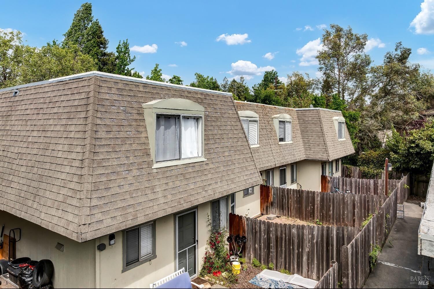 Property Photo:  152 Valparaiso Avenue  CA 94931 