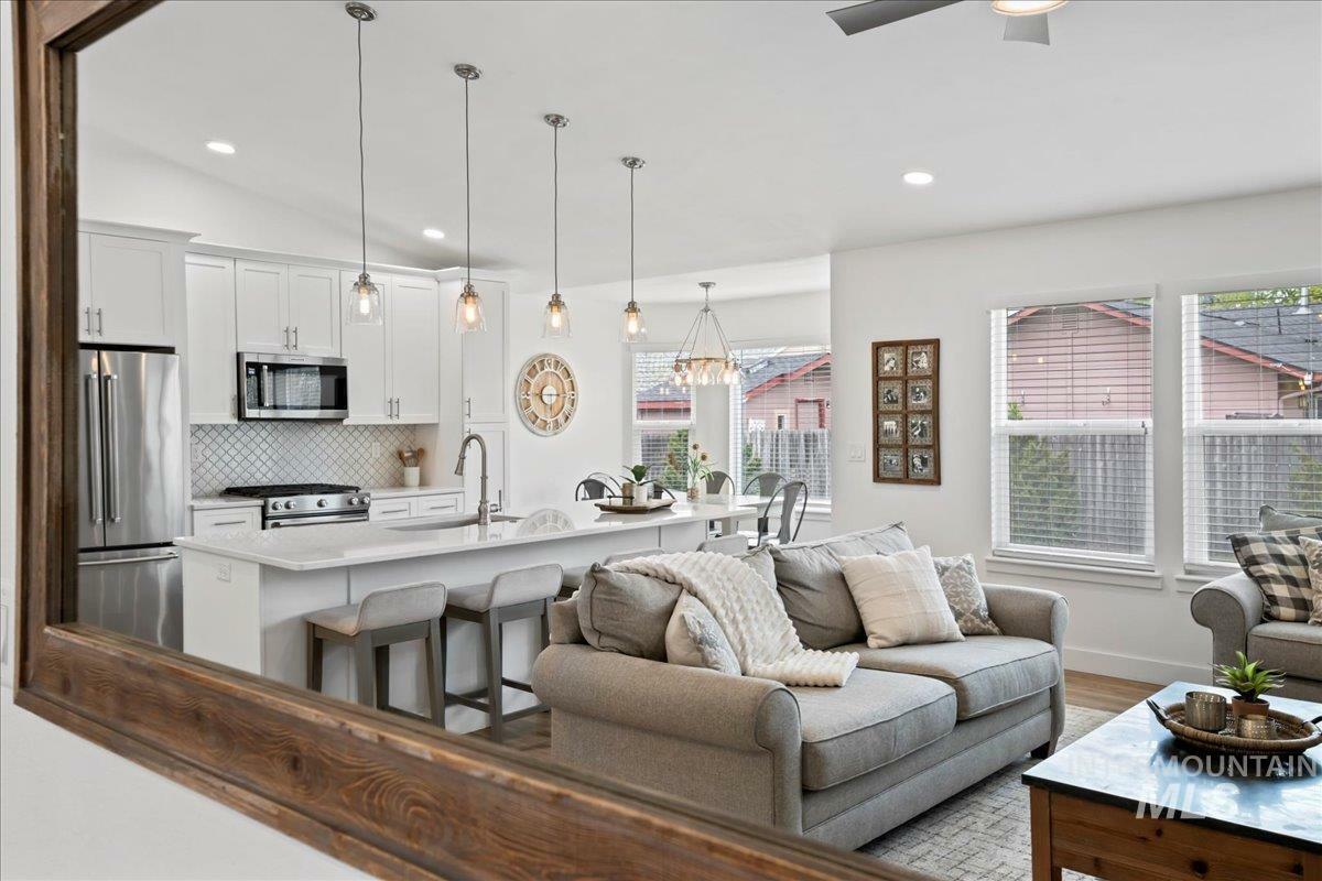 Property Photo: 2550 W Forecast St ID 83642