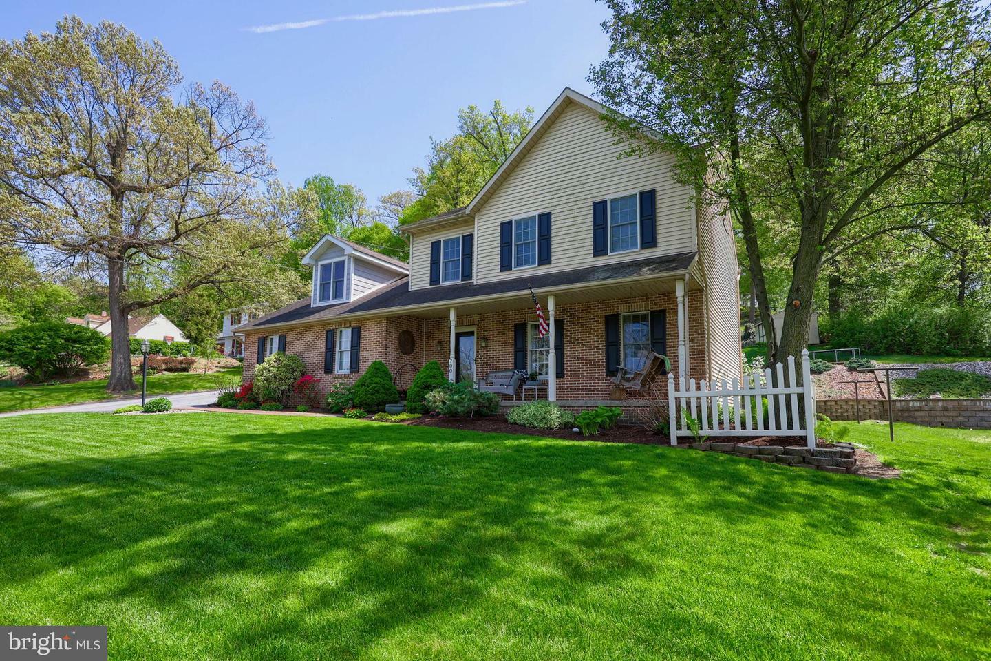 Property Photo: 700 Stonecrest Drive PA 17557