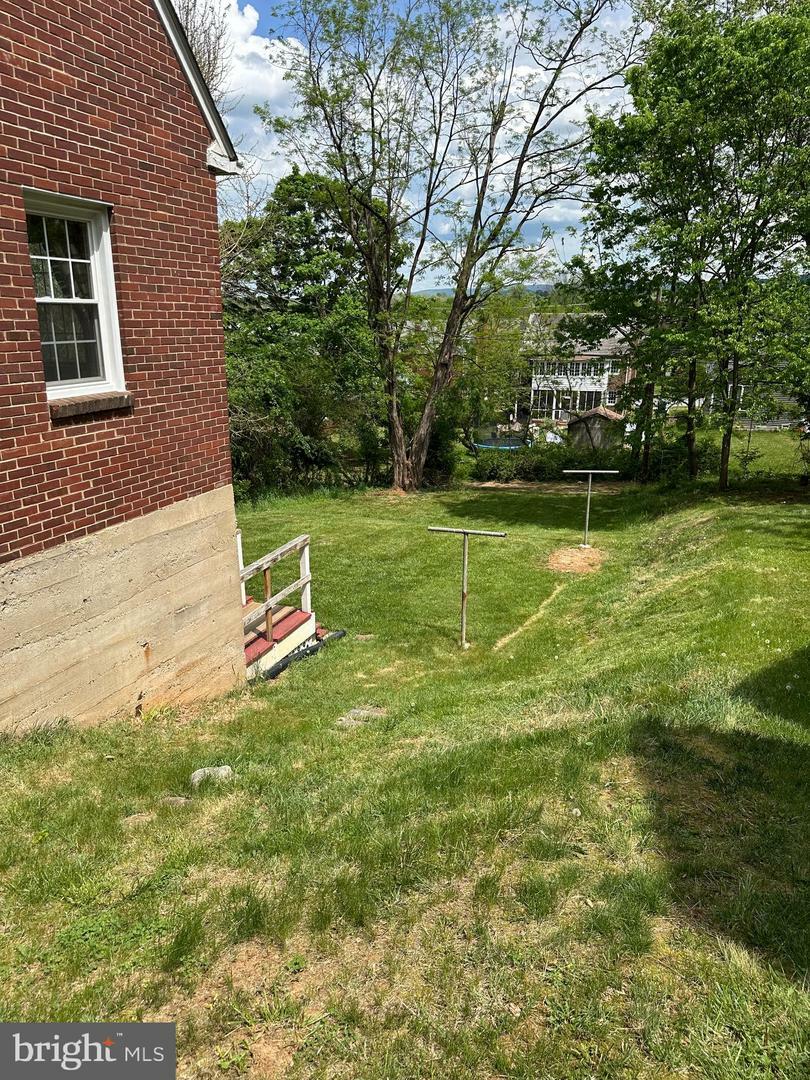 Property Photo: 315 Villa Avenue VA 22630