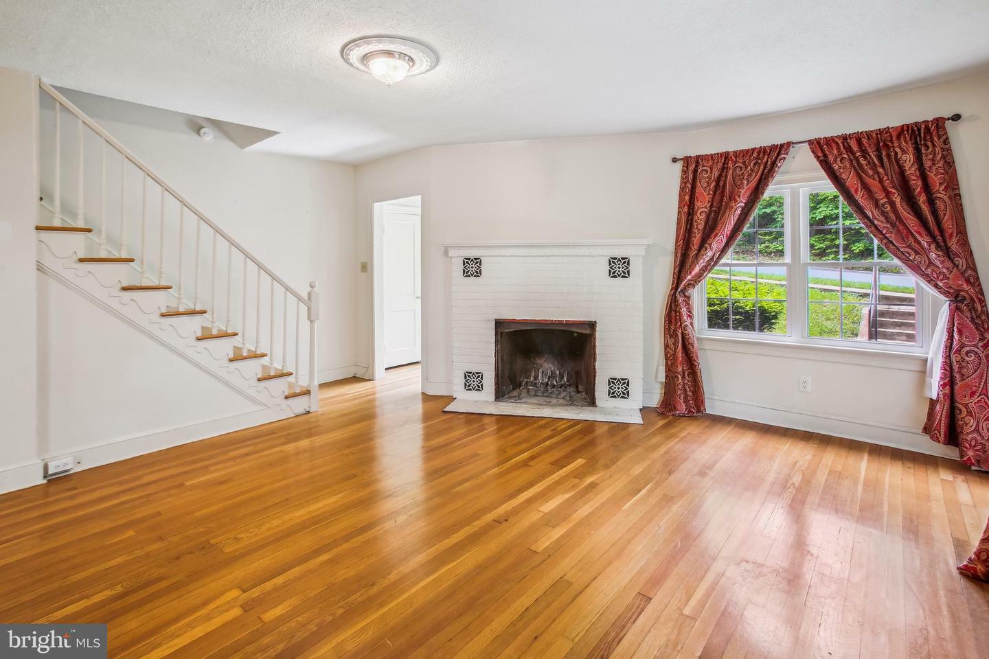 Property Photo: 315 Villa Avenue VA 22630