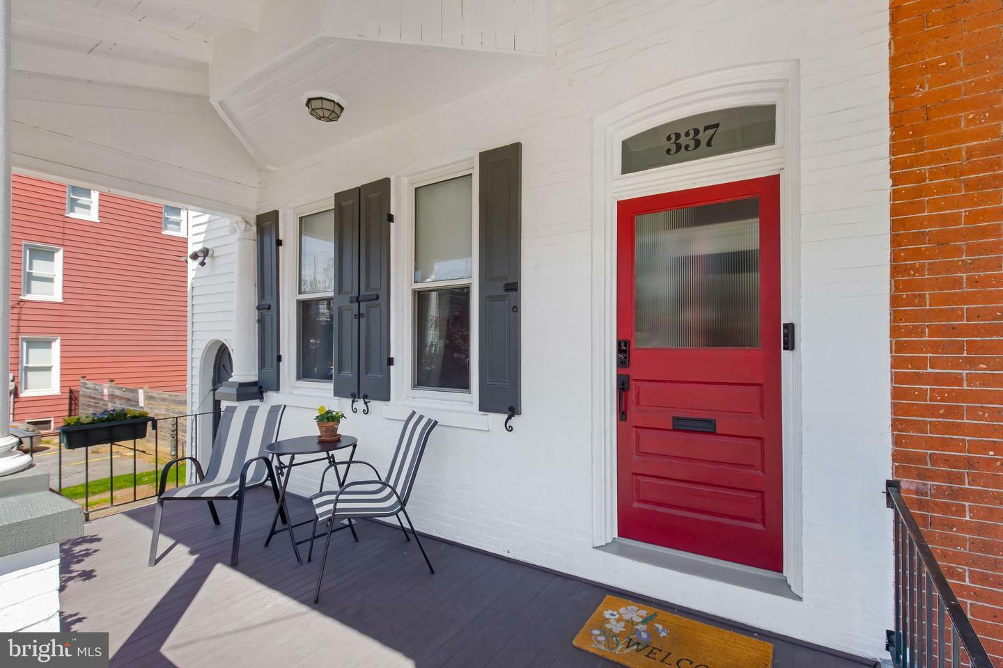 Property Photo: 337 E New Street PA 17602